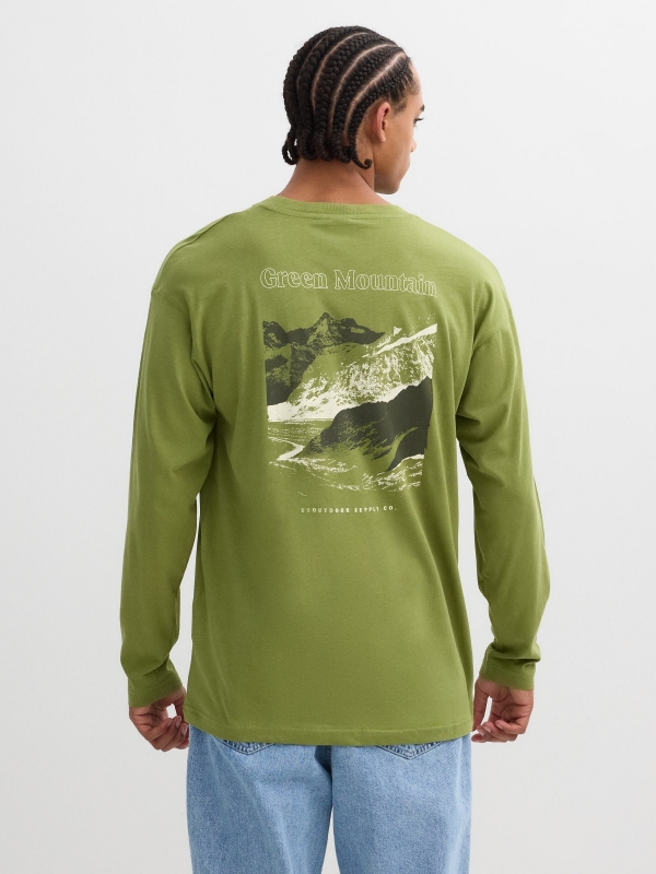 Camiseta manga larga estampado nature verde vista media trasera