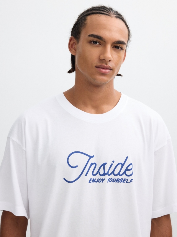 Camiseta texto Inside blanco vista detalle