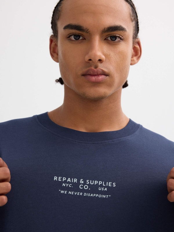 Long sleeve printed t-shirt navy detail view