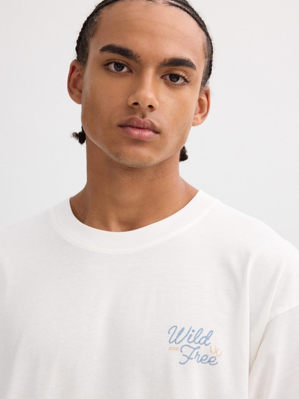 Camiseta manga larga estampado rodeo crudo vista detalle