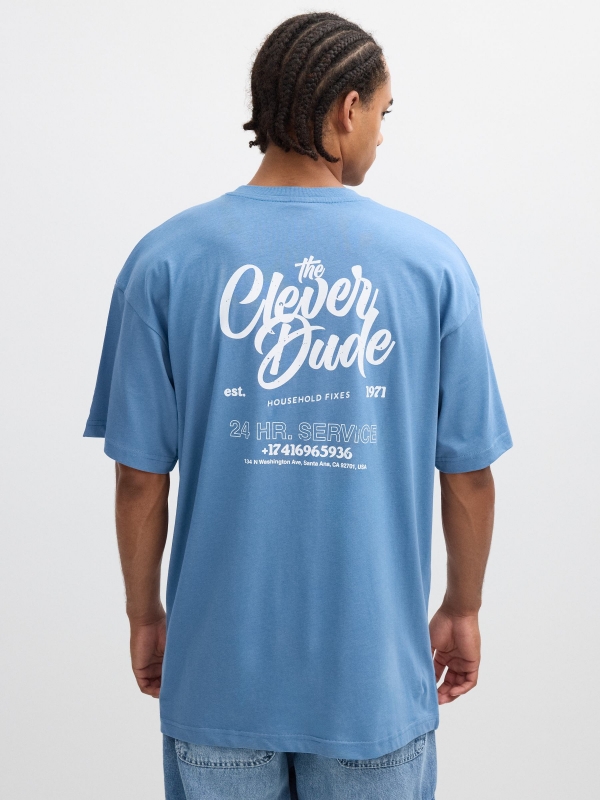 Camiseta estampa texto azul vista meia traseira