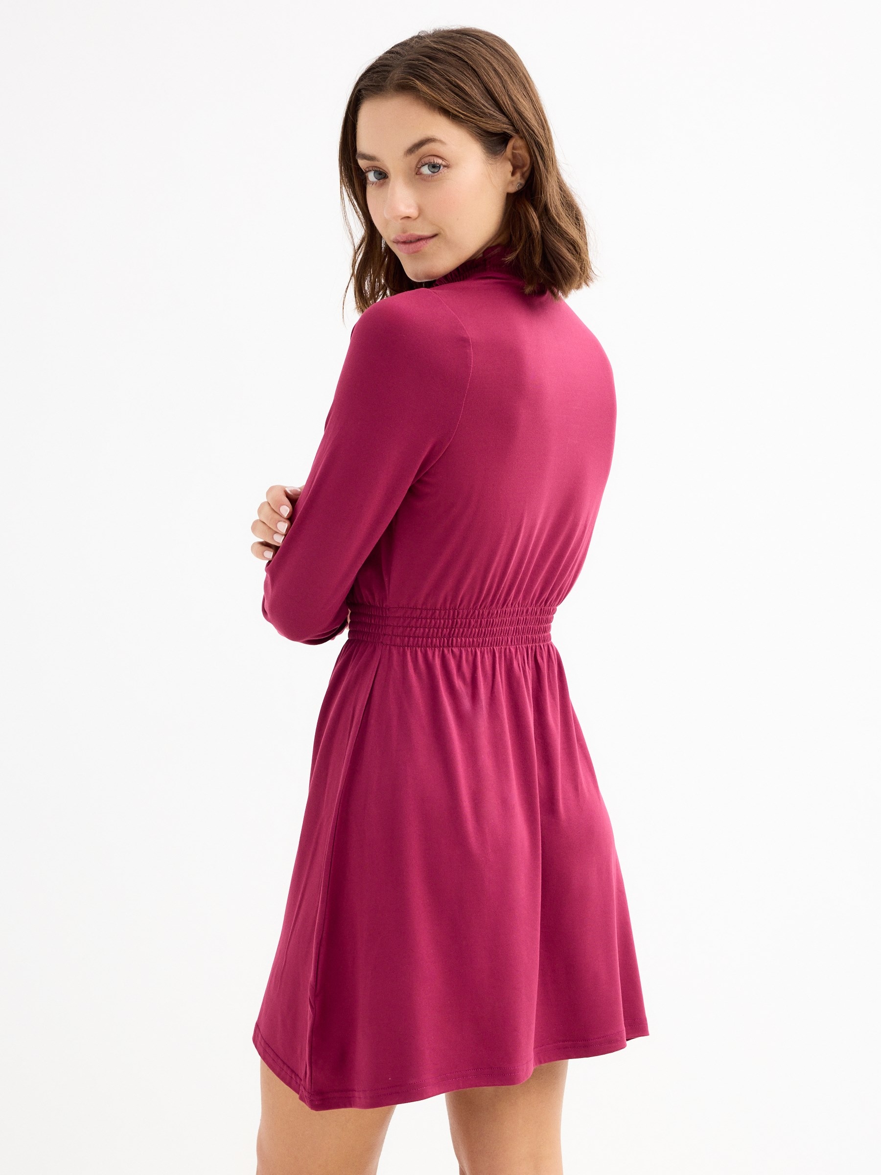 Vestido mini manga larga vuelo estampado flores rojo morado vista tres cuartos frontal