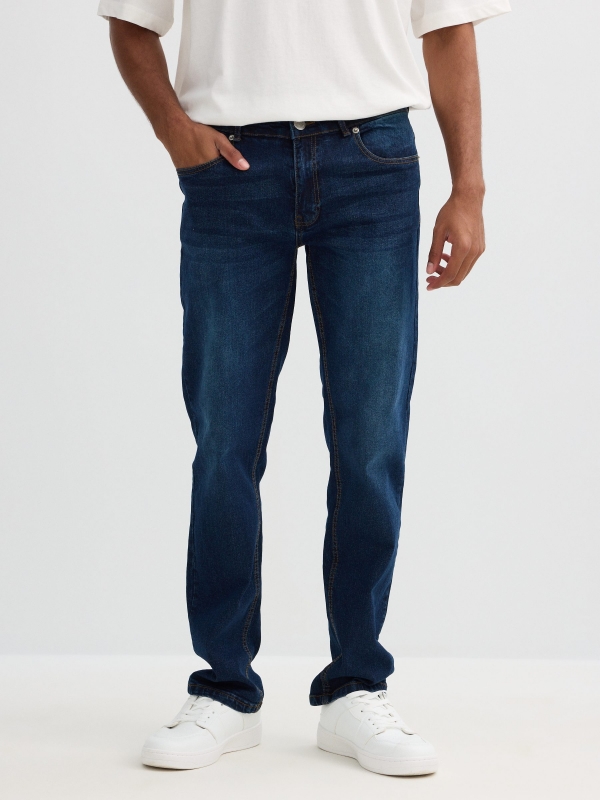 Jeans regular azul vista media trasera