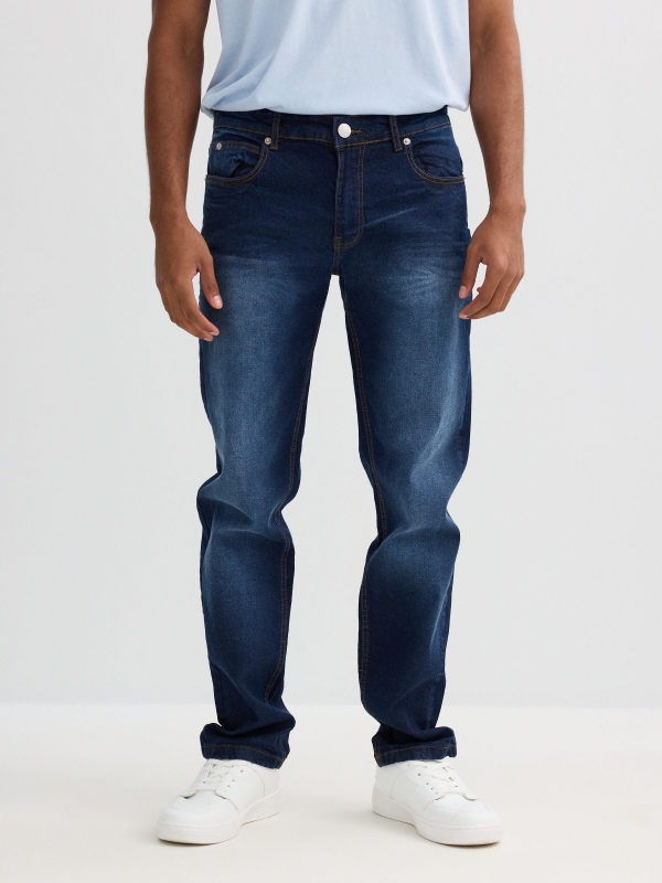 Jeans regular azul vista media trasera