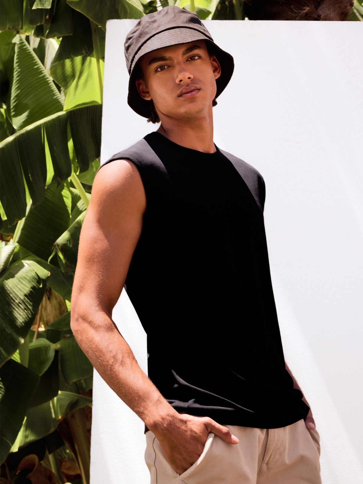 %New% Black bucket hat black