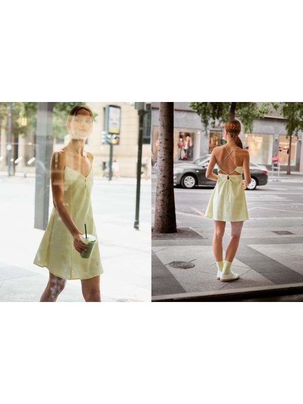  Vestido mini bordado suizo blanco roto