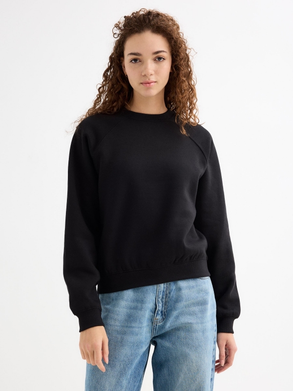 Sudadera cuello redondo negro vista media frontal