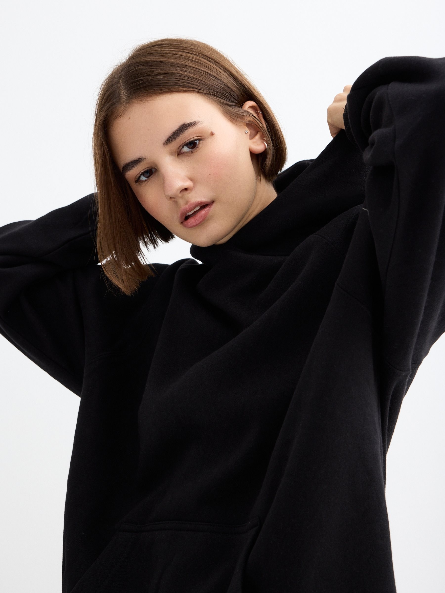 Basic hoodie black middle front view