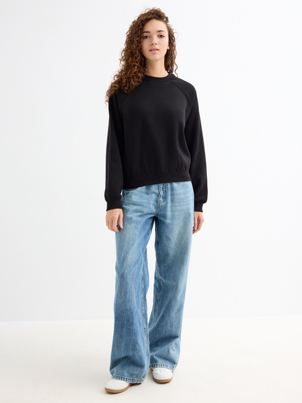 Sweatshirt round neck black general front view