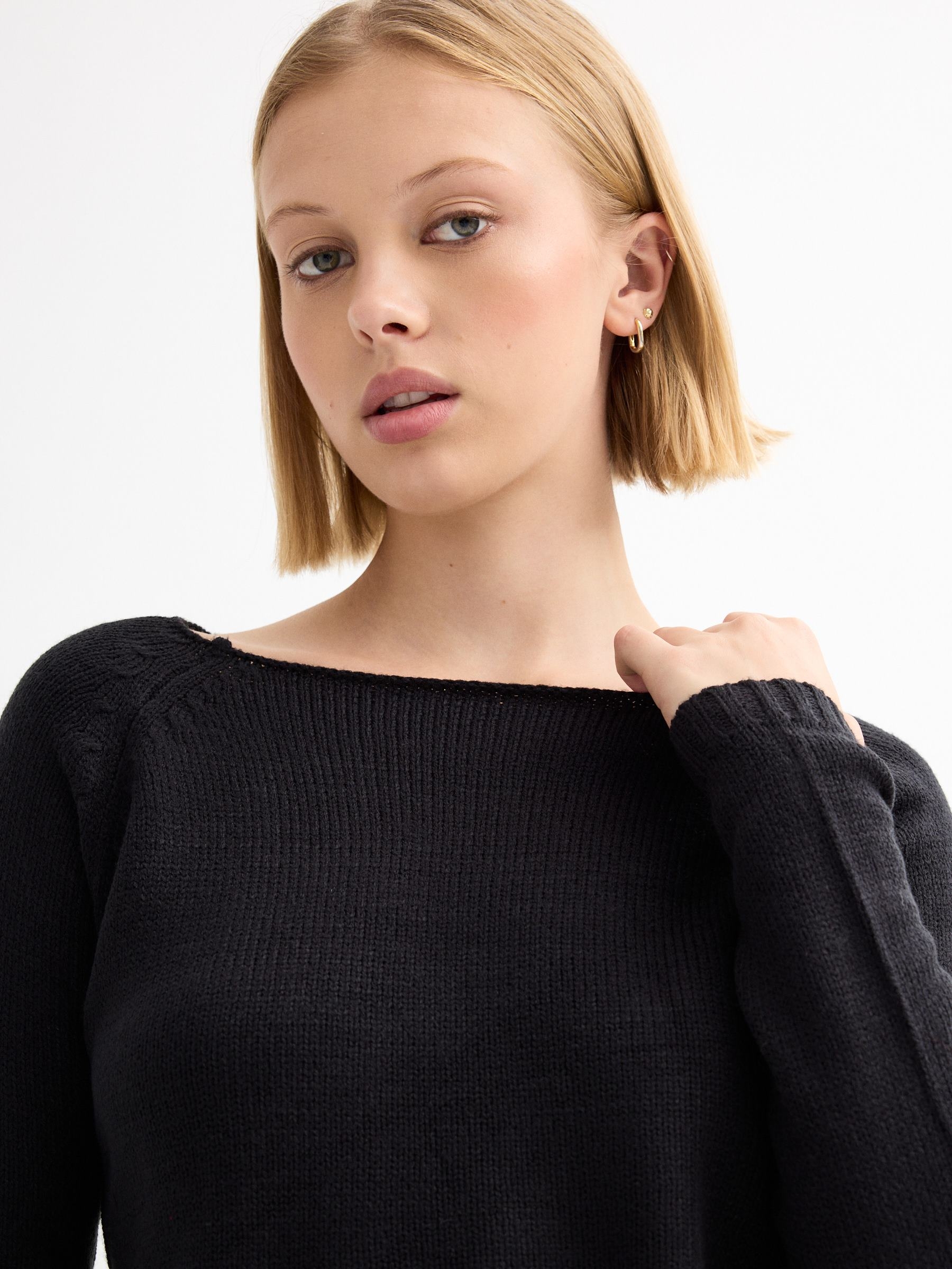 Camisola básica com gola redonda preto vista meia frontal