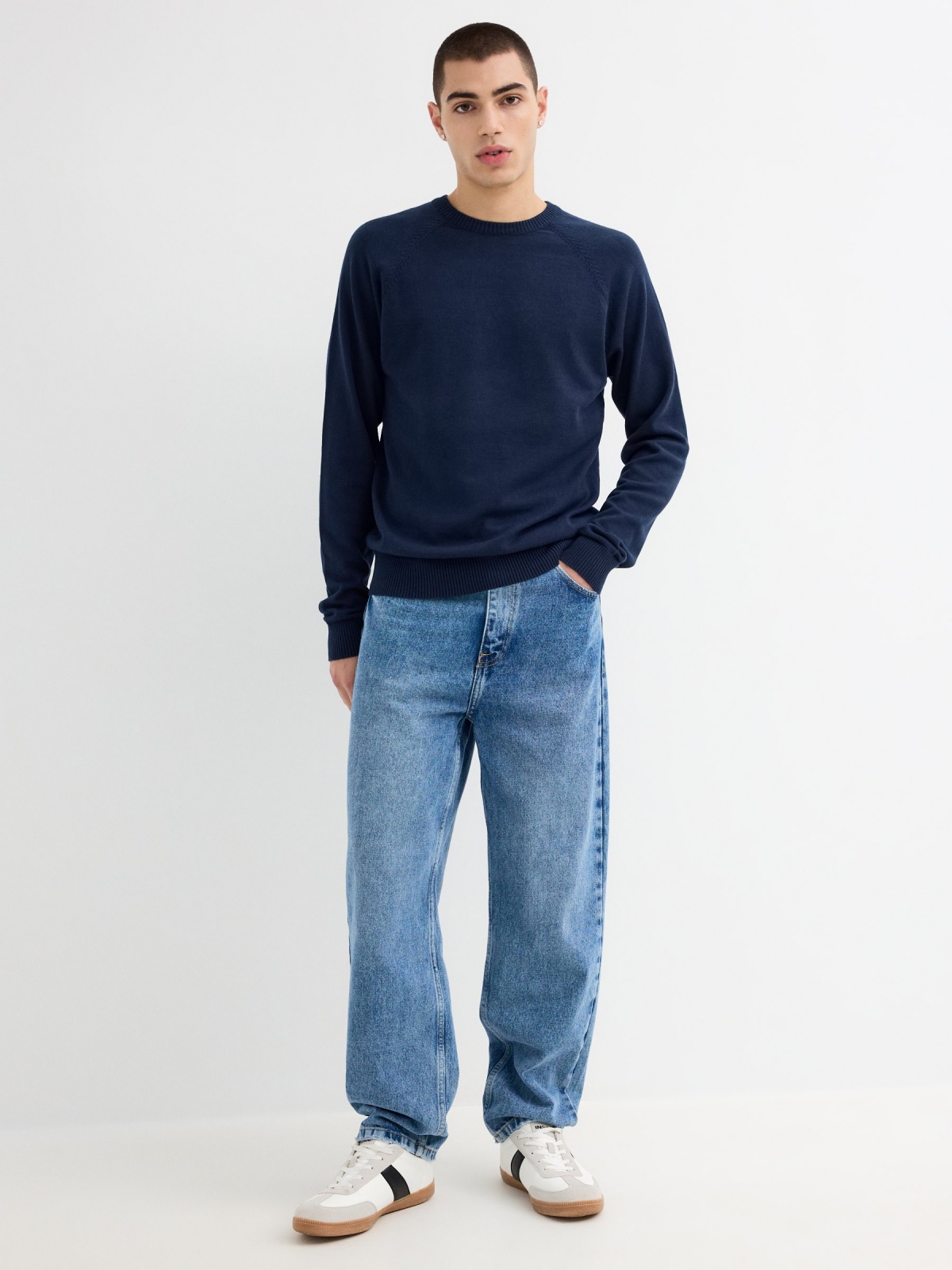 Plain sweater round neck navy general front view