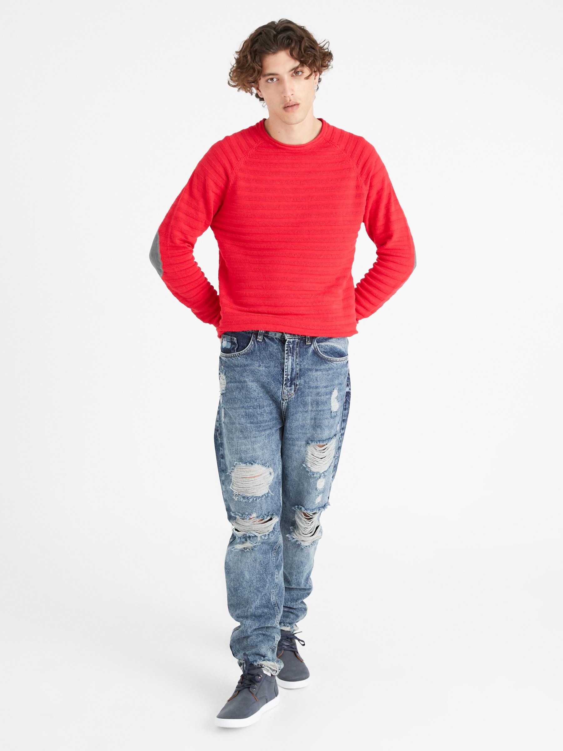 Camisola às riscas com cotoveleiras vermelho vista meia frontal