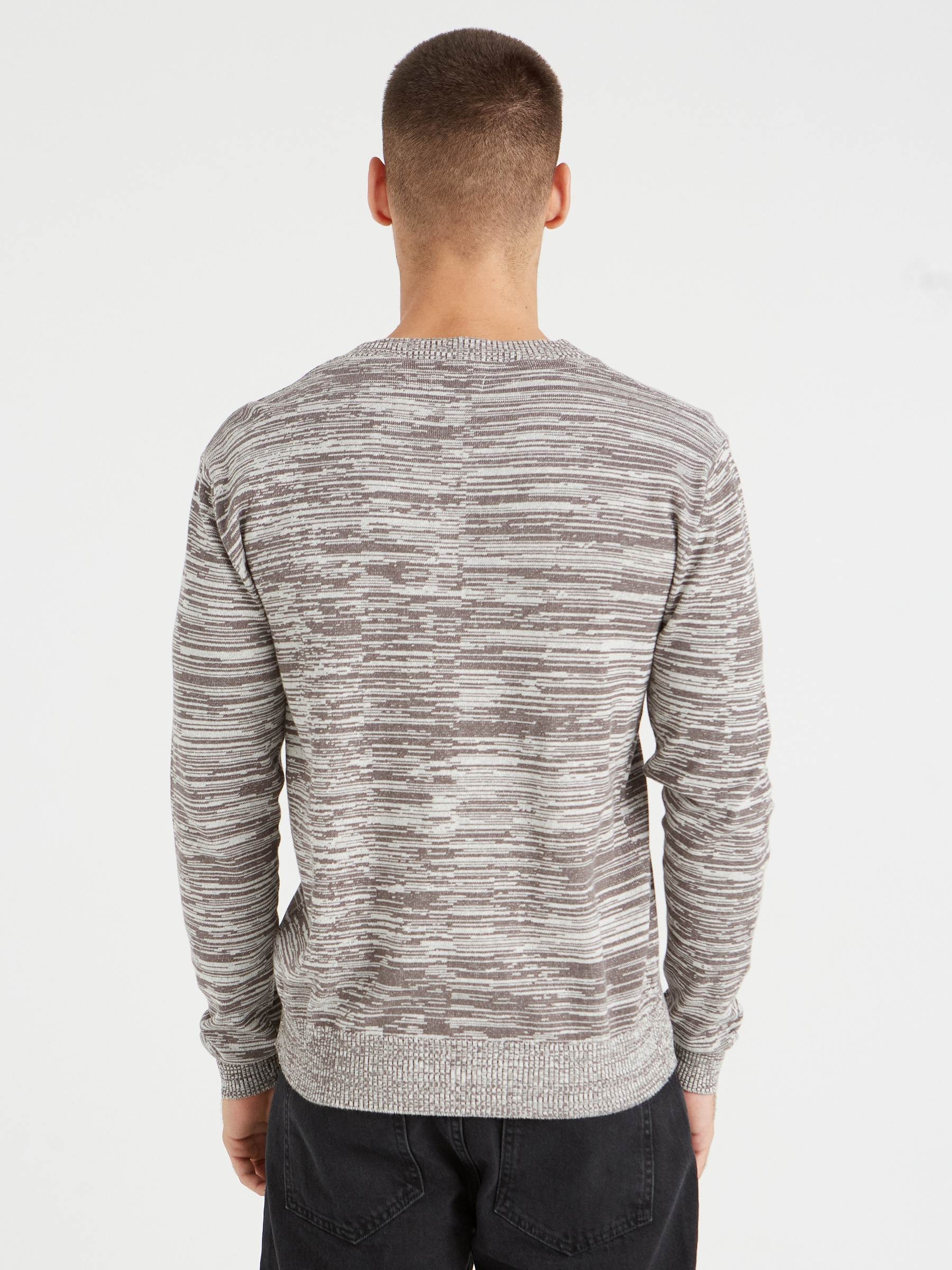 Basic mottled sweater white middle front view