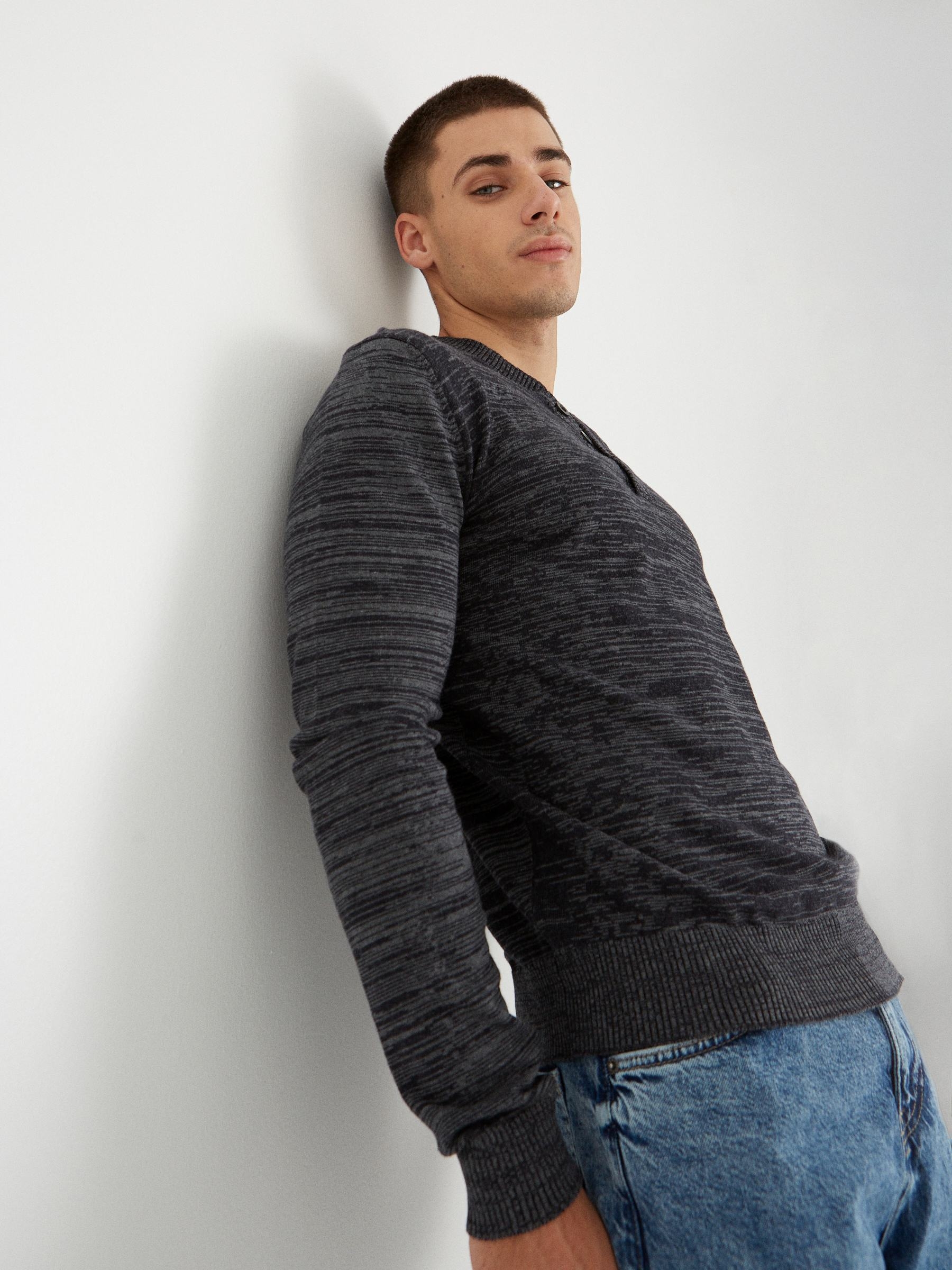 Basic mottled sweater grey middle front view