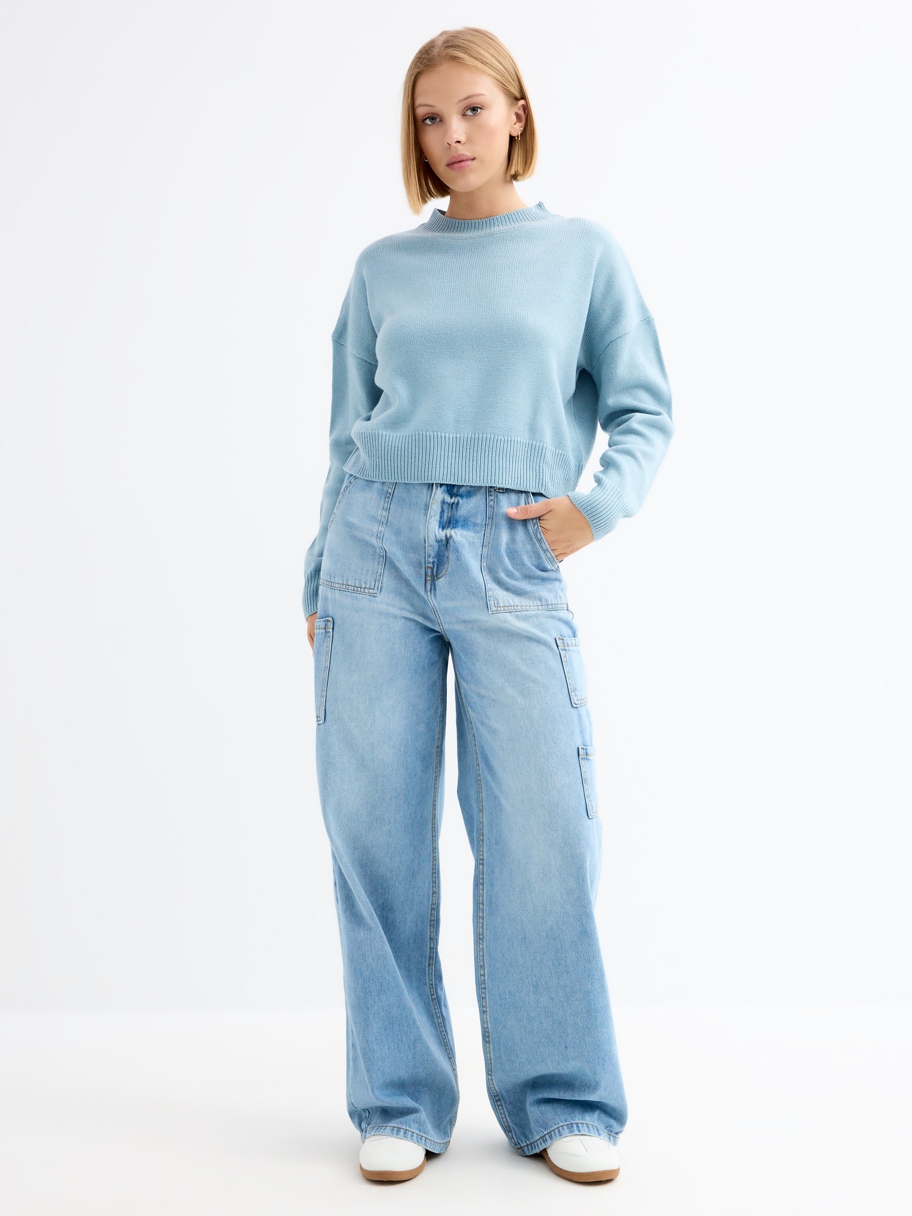 Crewneck jumper sky blue middle front view