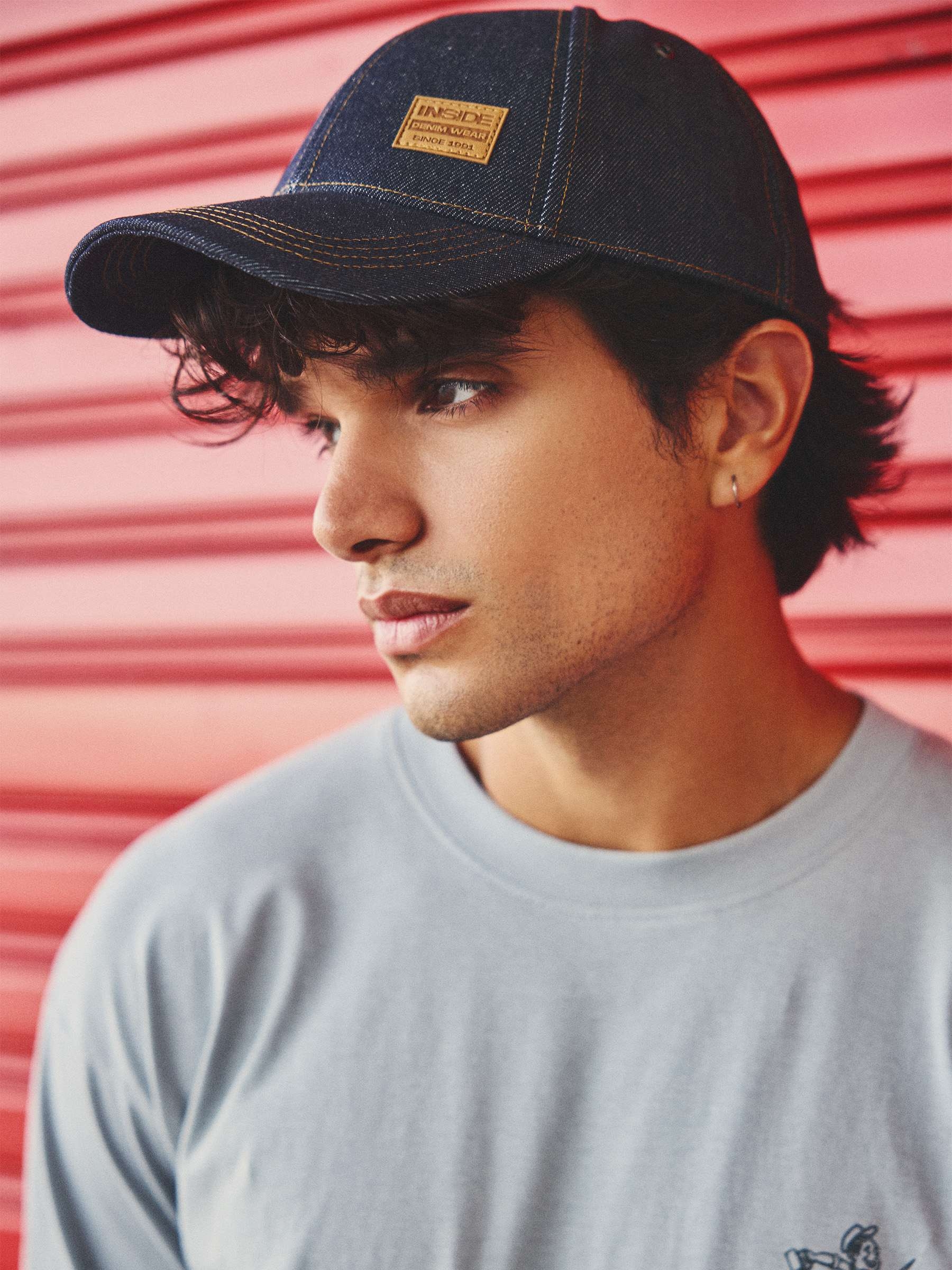 Gorra denim azul vista lateral frontal 45º