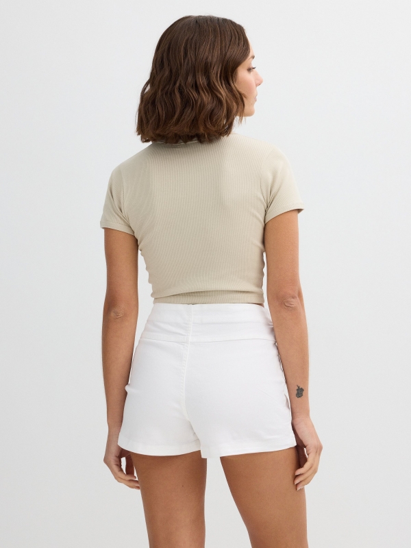 Camiseta de manga curta cropped canelada taupe vista meia traseira