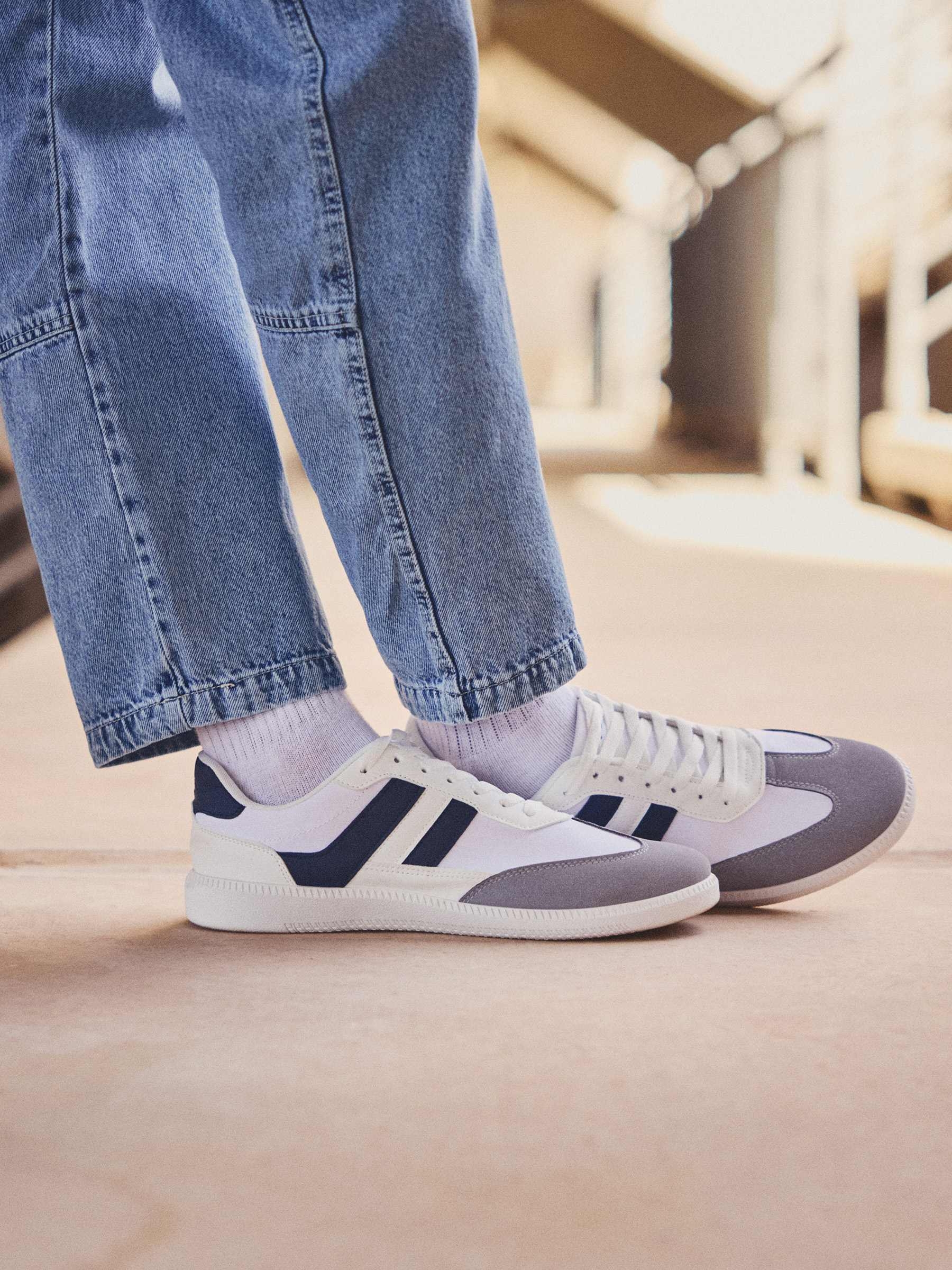 Two-tone canvas sneaker white