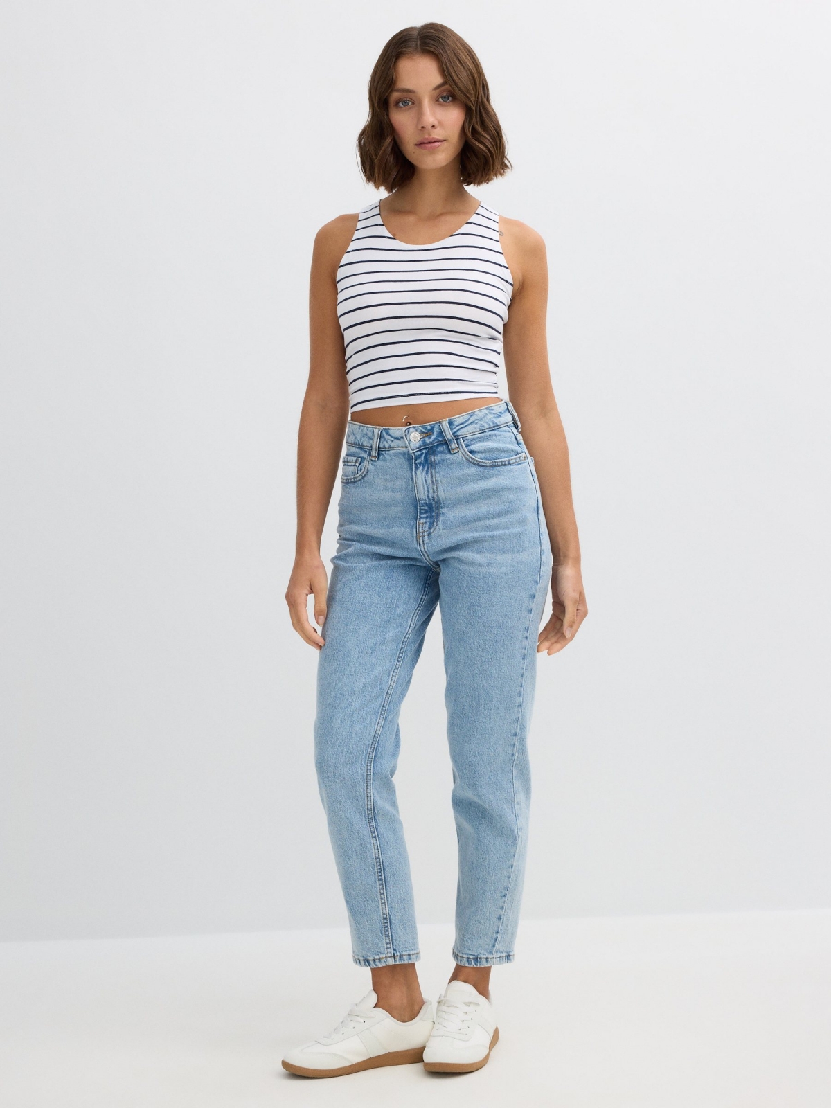 Camiseta de tirantes cropped rayas blanco vista general frontal