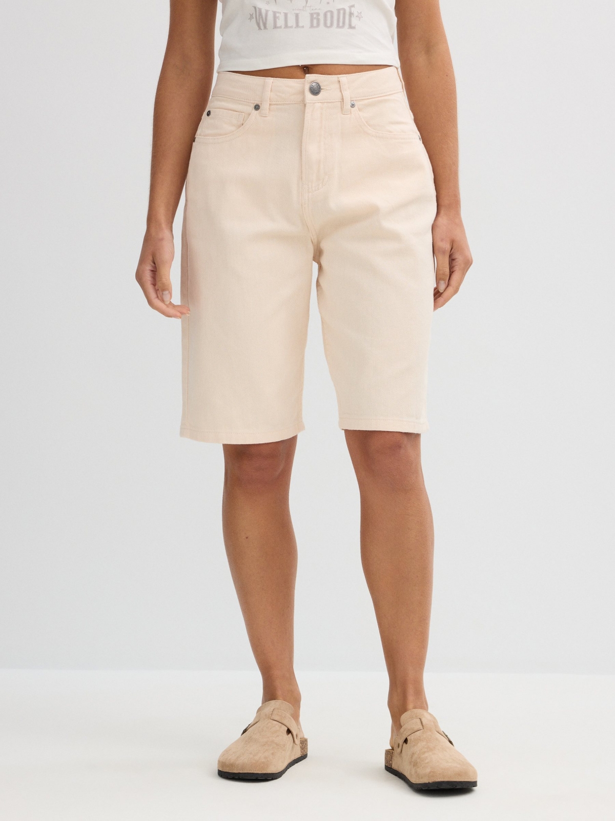 Bermuda denim básica beige beige vista media trasera
