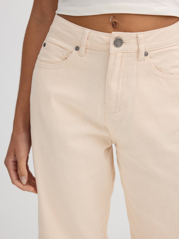 Bermuda jeans básica bege bege vista detalhe