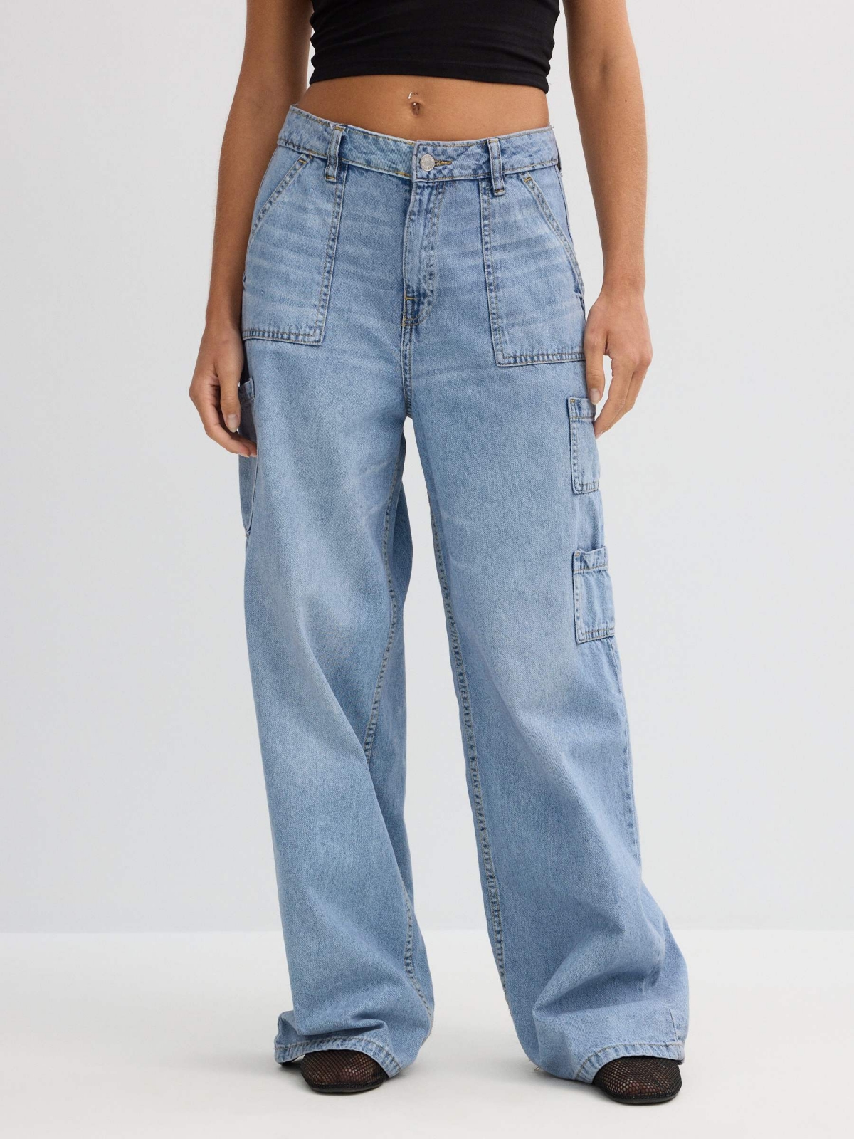 Jeans wide leg multibolsos azul vista meia frontal