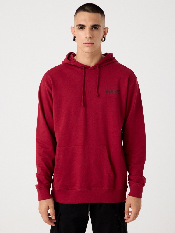 Sudadera con capucha y logo rojo vista media frontal