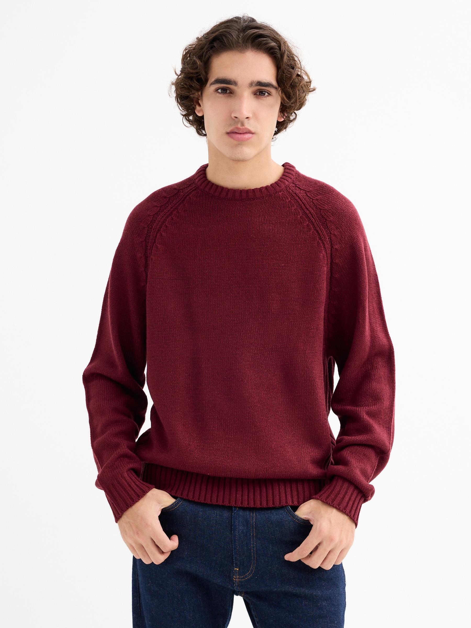 Basic knitted sweater burgundy middle front view