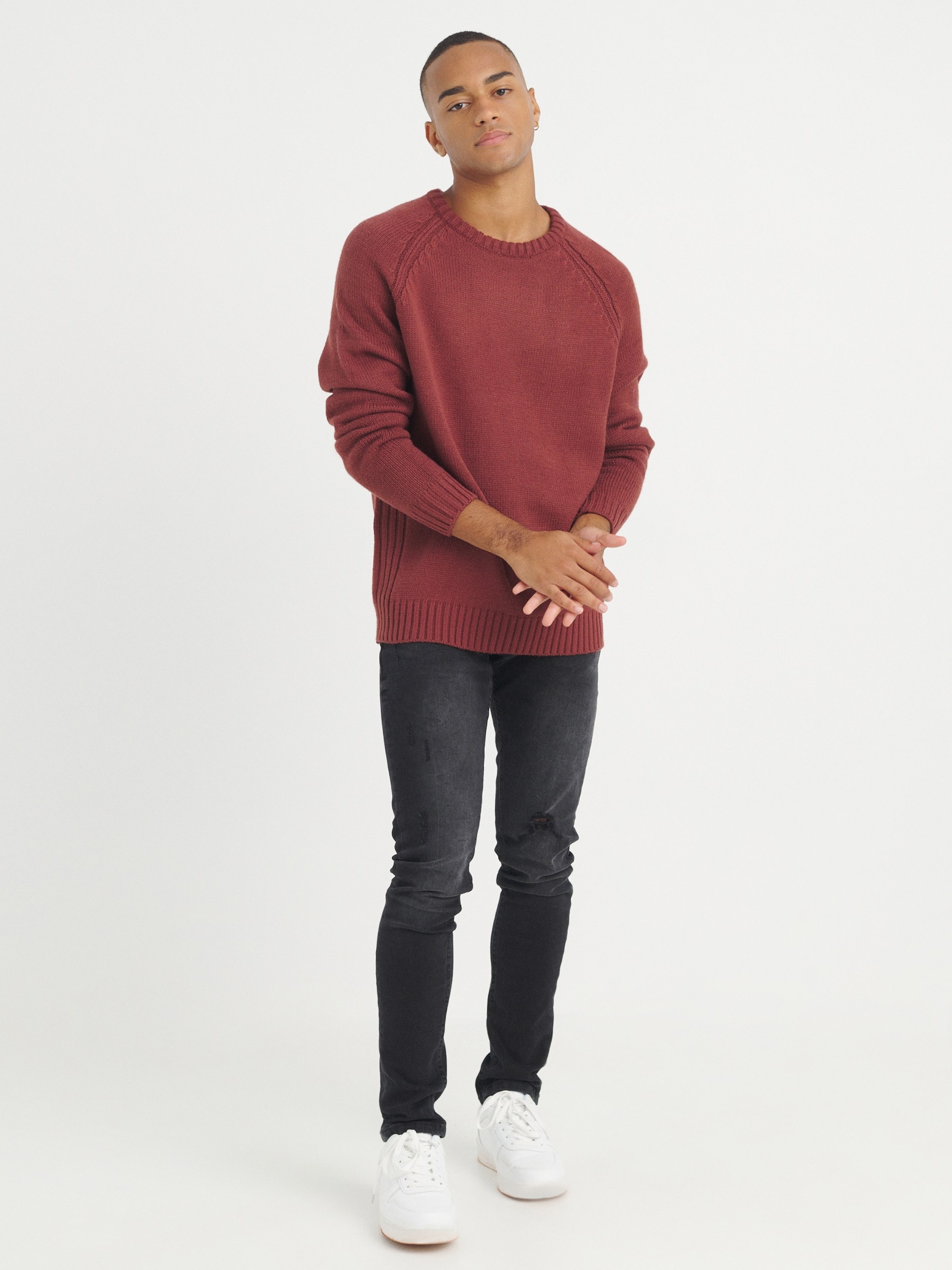 Basic knitted sweater red middle front view