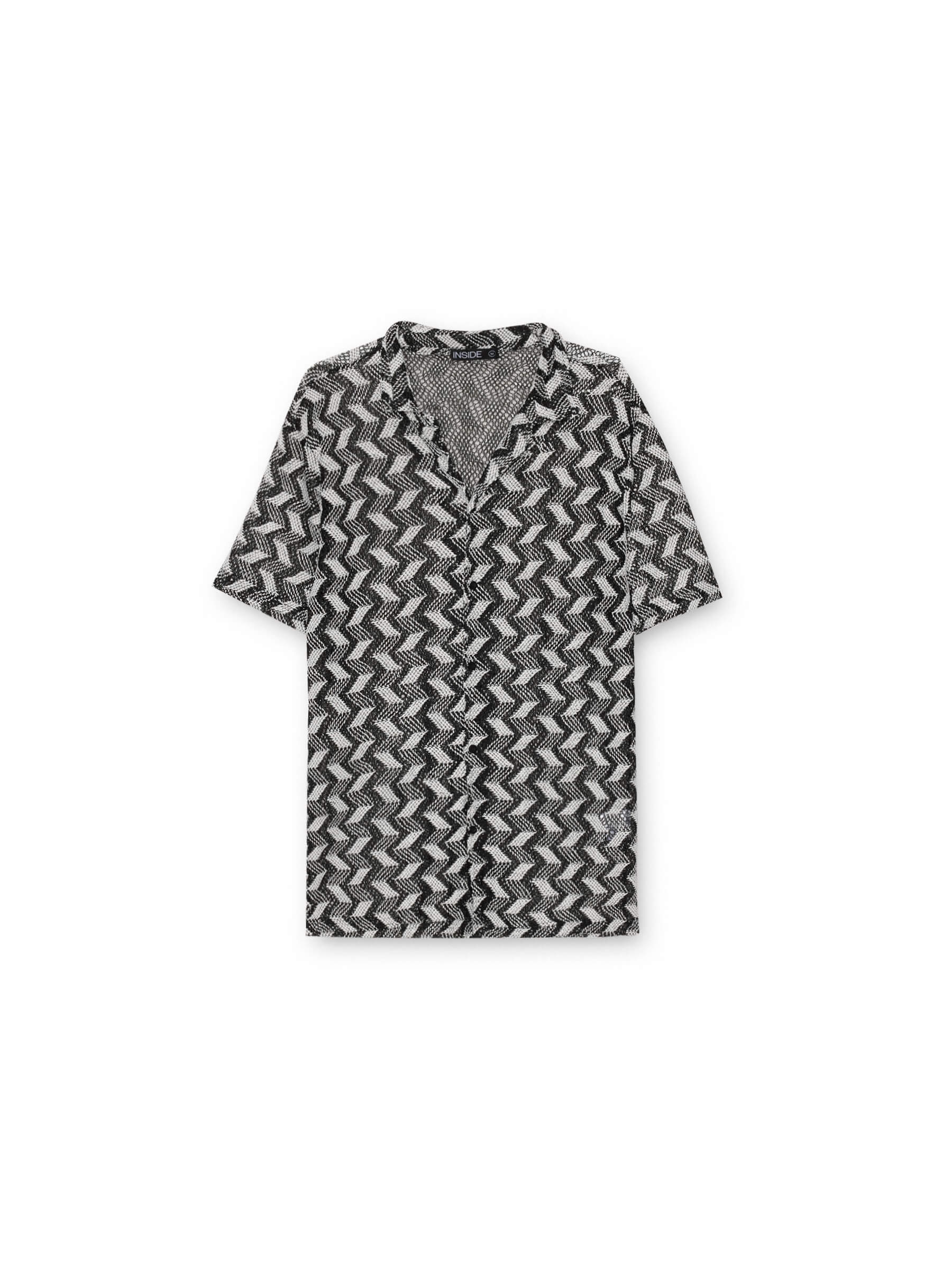 Short sleeve shirt with geometric print knit