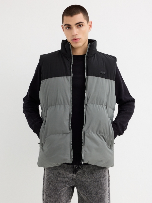 White block color quilted vest grey middle front view