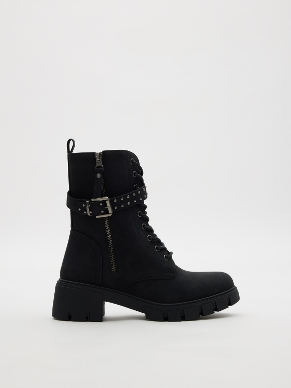 Botín cordones tachas negro