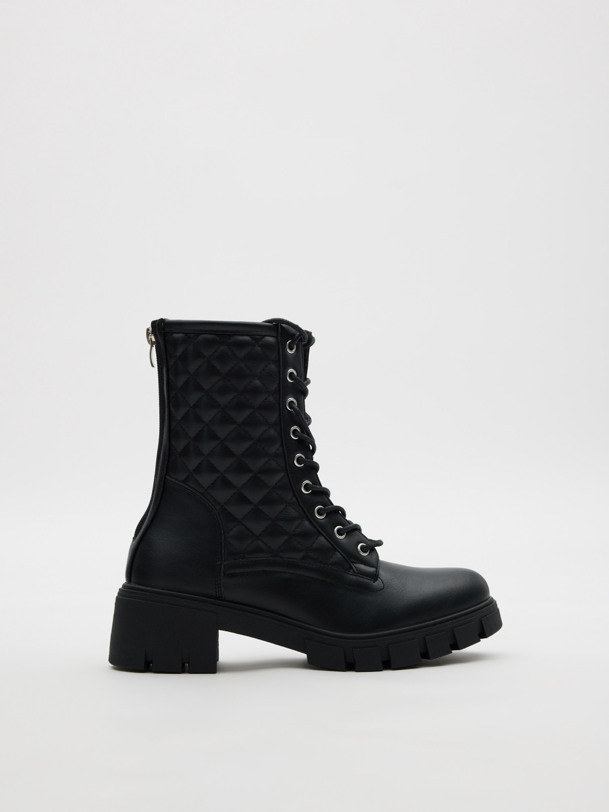 Quilter lace-up boot black