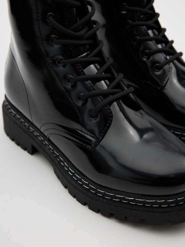 Basic military boots black detail view