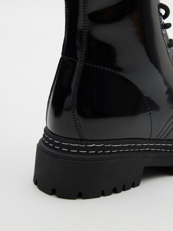 Basic military boots black detail view