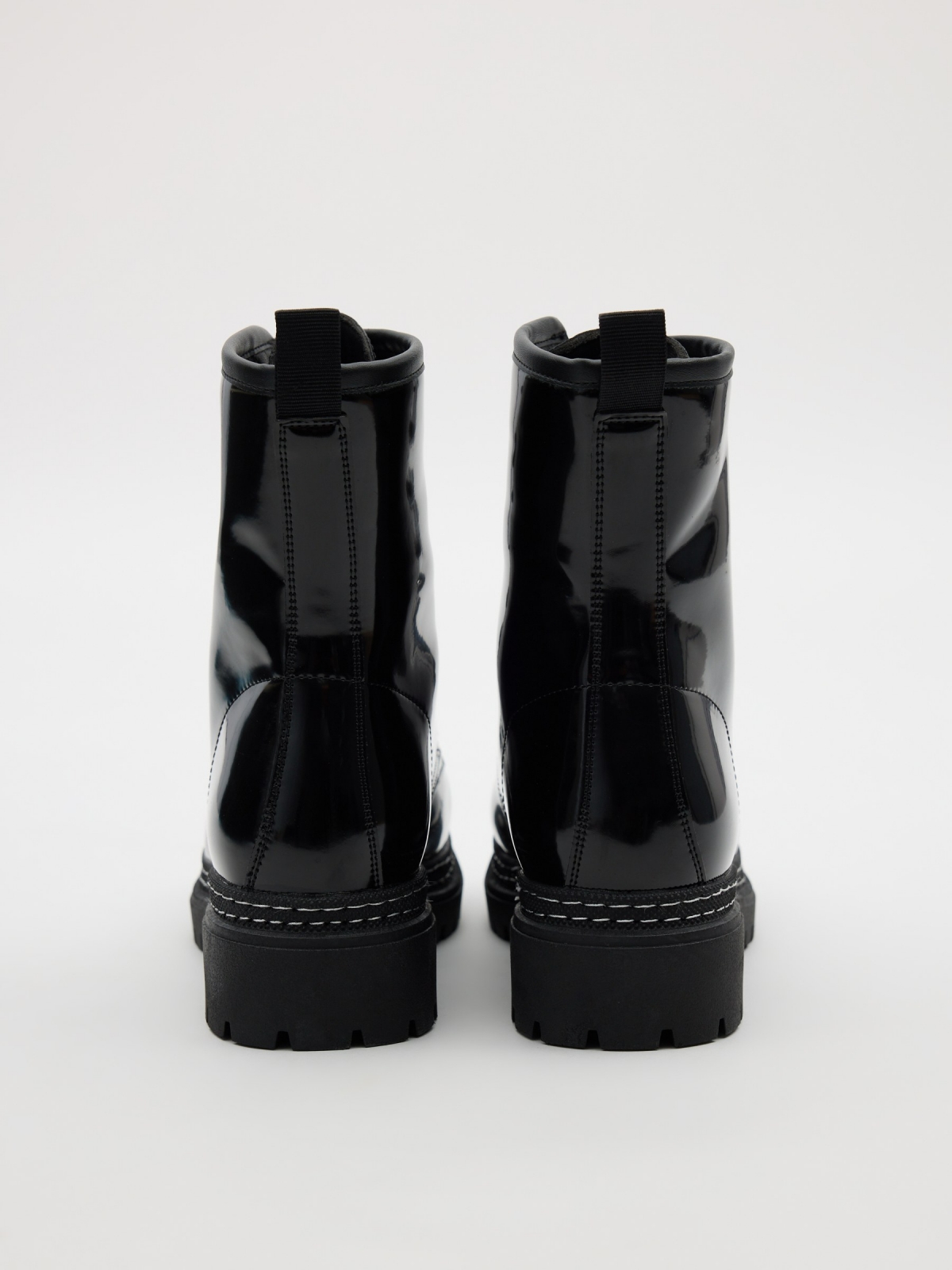 Basic military boots black detail view
