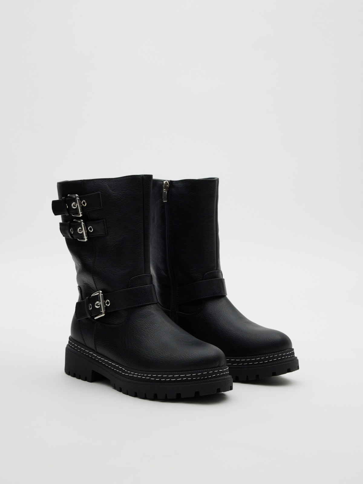 Buckle boots black 45º front view