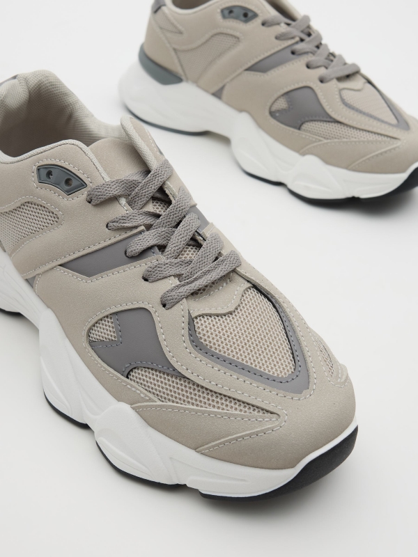 Zapatillas running gris gris medio vista detalle