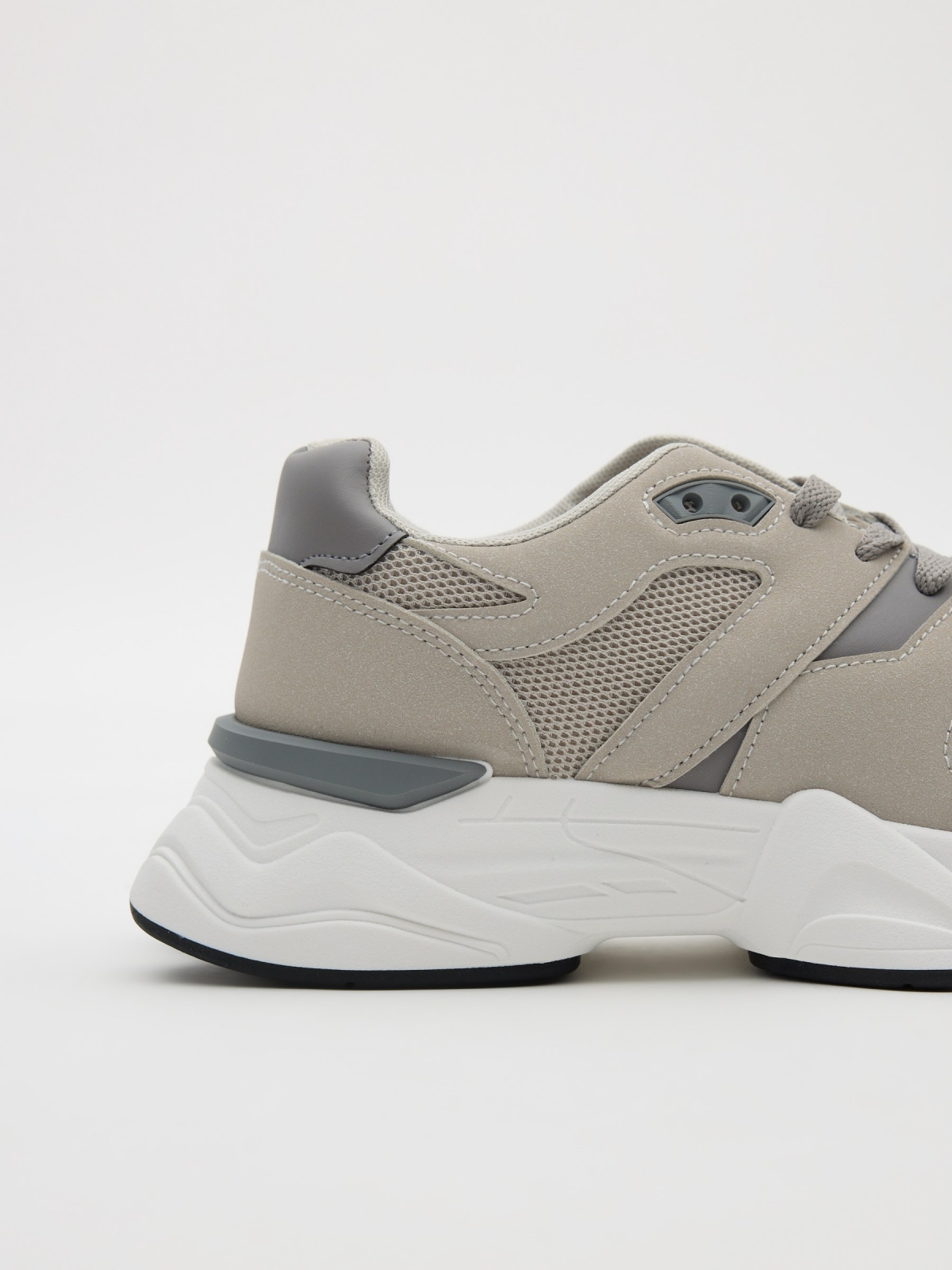 Zapatillas running gris gris medio vista detalle
