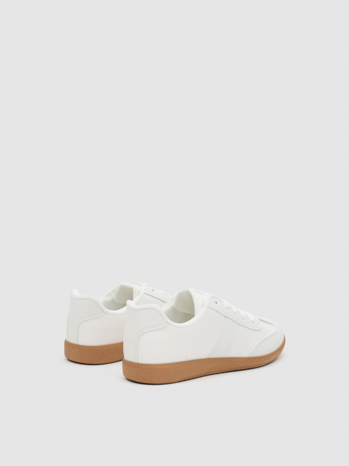 Zapatillas deportivas blancas blanco vista trasera 45º