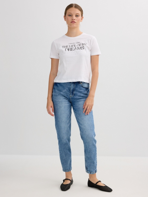 Camiseta de manga curta texto prateado branco vista geral frontal