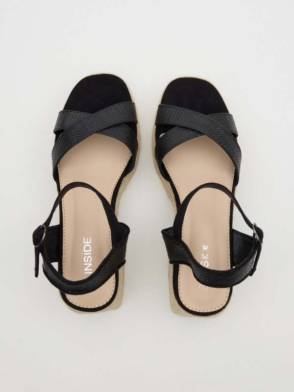 Strappy heeled sandals black zenithal view