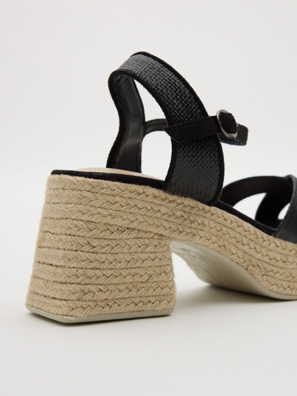 Sandalias tacón tiras negro vista detalle