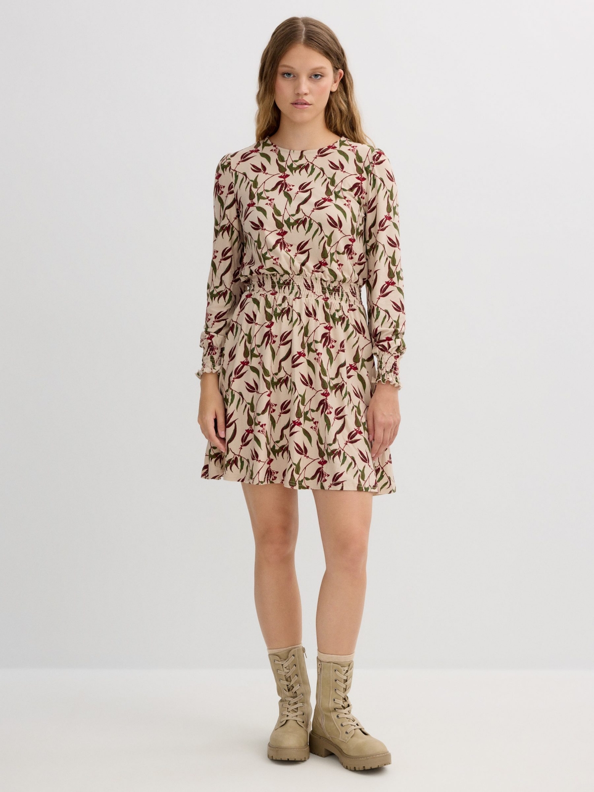 Vestido curto estampado off white vista geral frontal