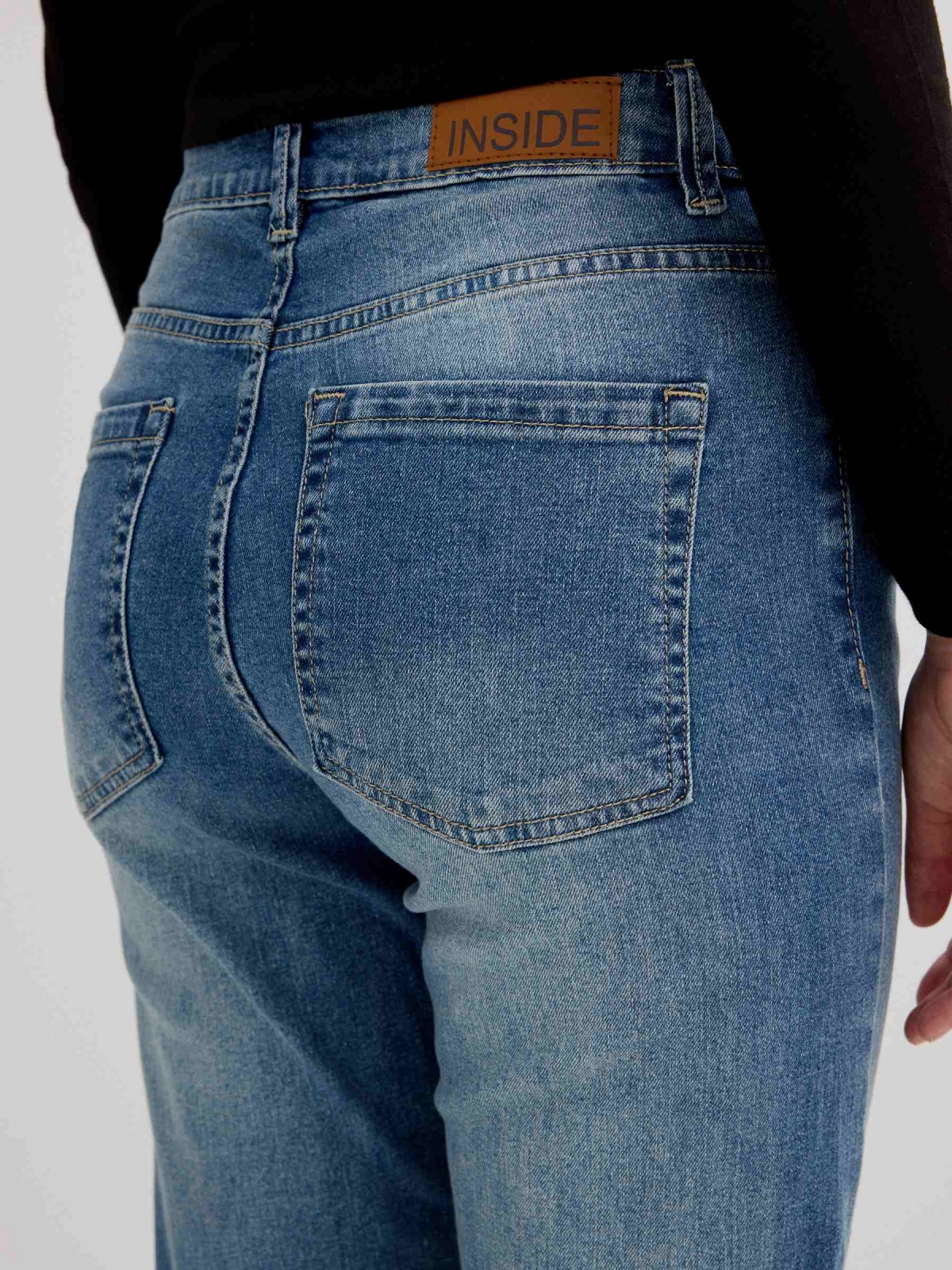 Slim mom jeans blue detail view