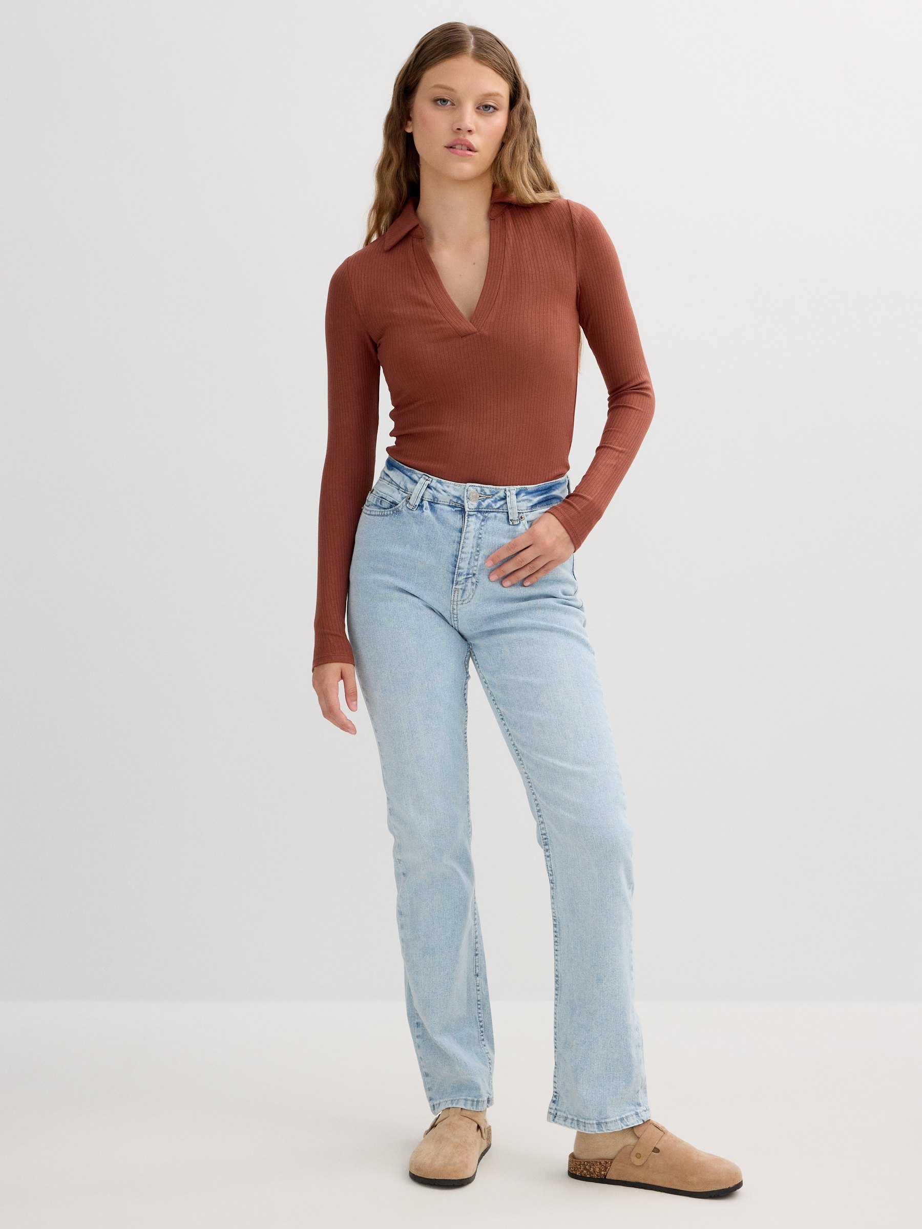 Long-sleeve polo neck shirt cinnamon middle front view