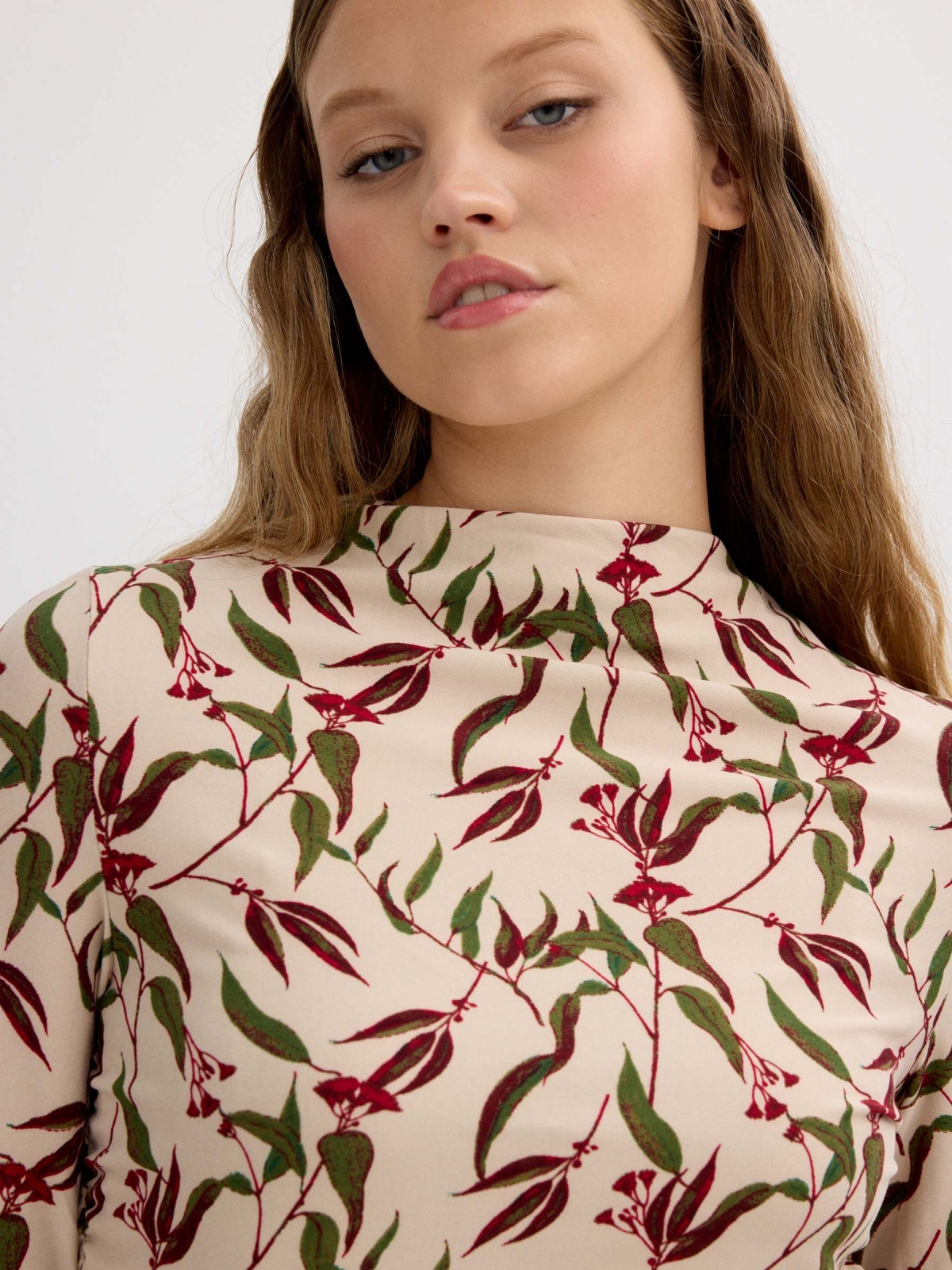 Camiseta estampada off white vista detalhe