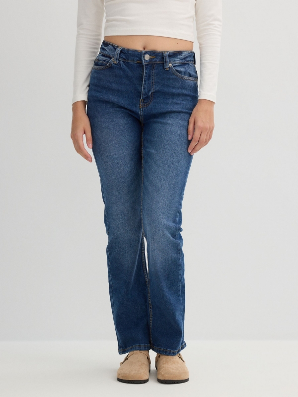 High rise straight blue jeans blue middle front view