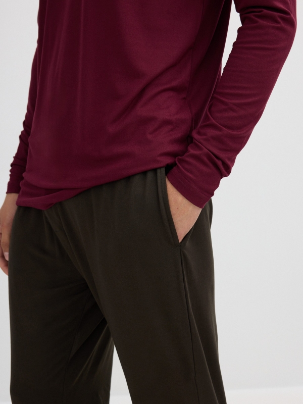 Plain printed pajamas burgundy detail view