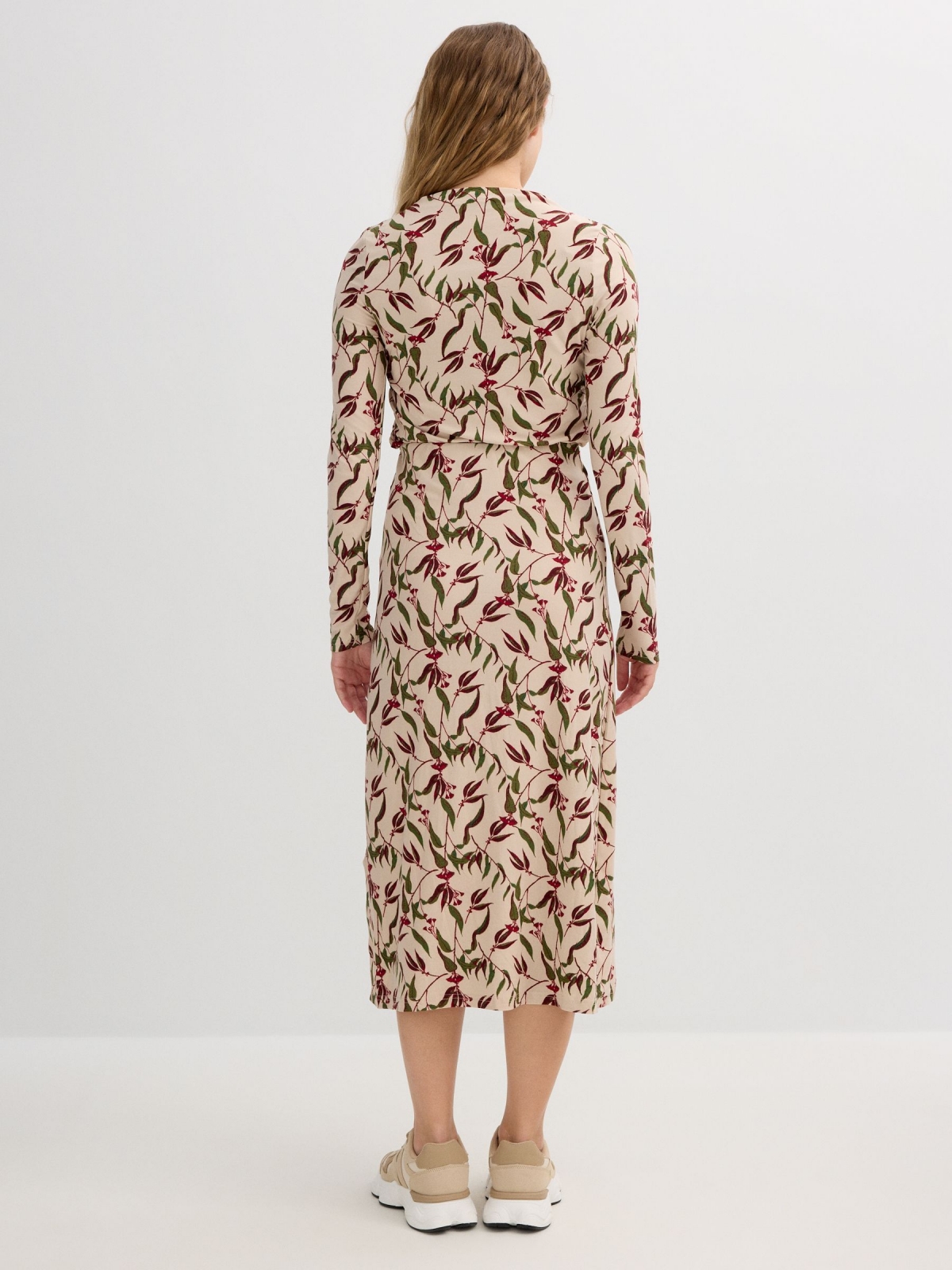 Saia midi estampada off white vista meia traseira